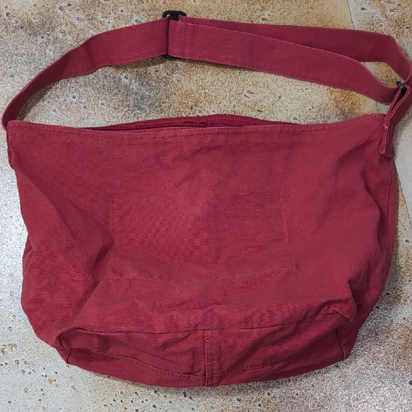 Red Cotton Canvas Shoulder Bag with Adjustable Strap And Zipper - Picture 5 of 8